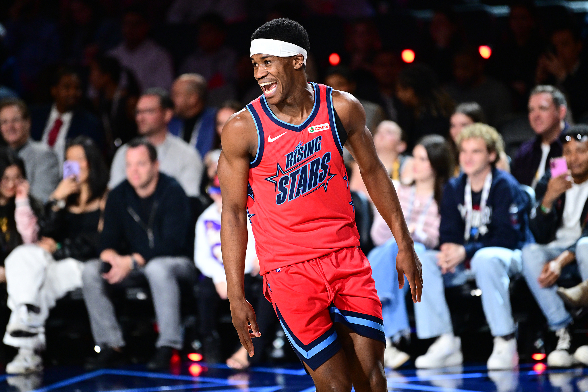 实时比分查询-埃奇库姆6+2两罚全中绝杀 新秀赛卡特队击败安东尼队夺冠